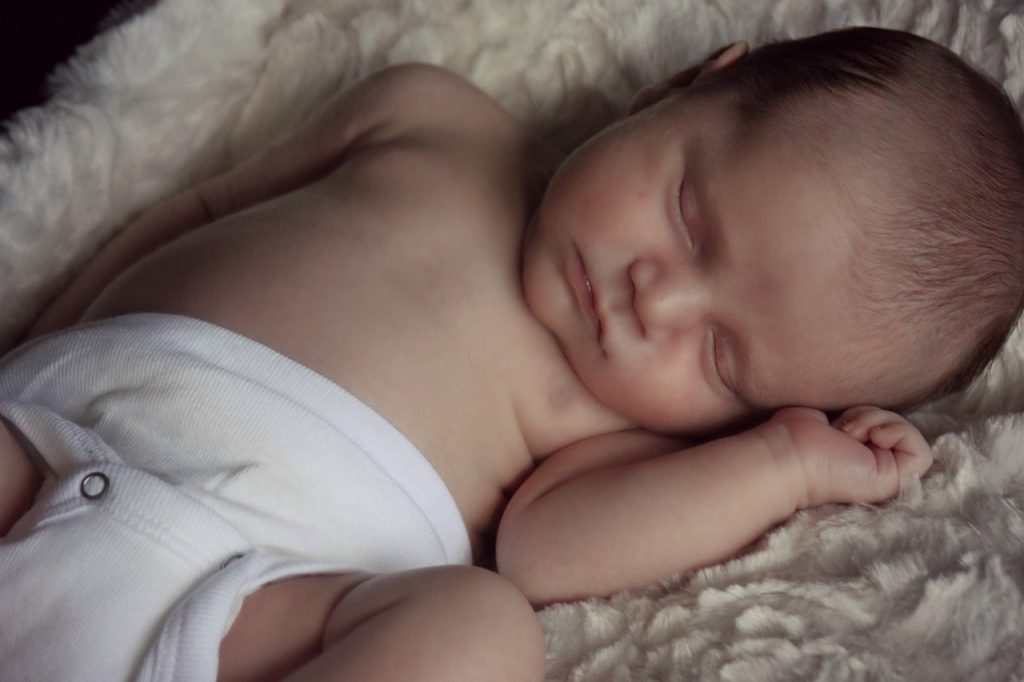 consejos-usar-monitores-video-habitacion-bebe-prematuro-forma-segura
